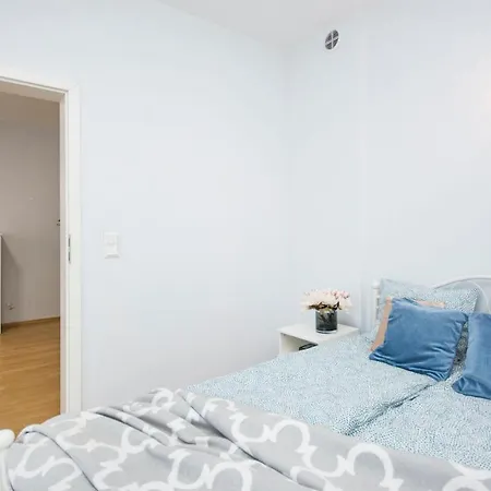 Marry Rentyear Apartments 公寓 索波特
